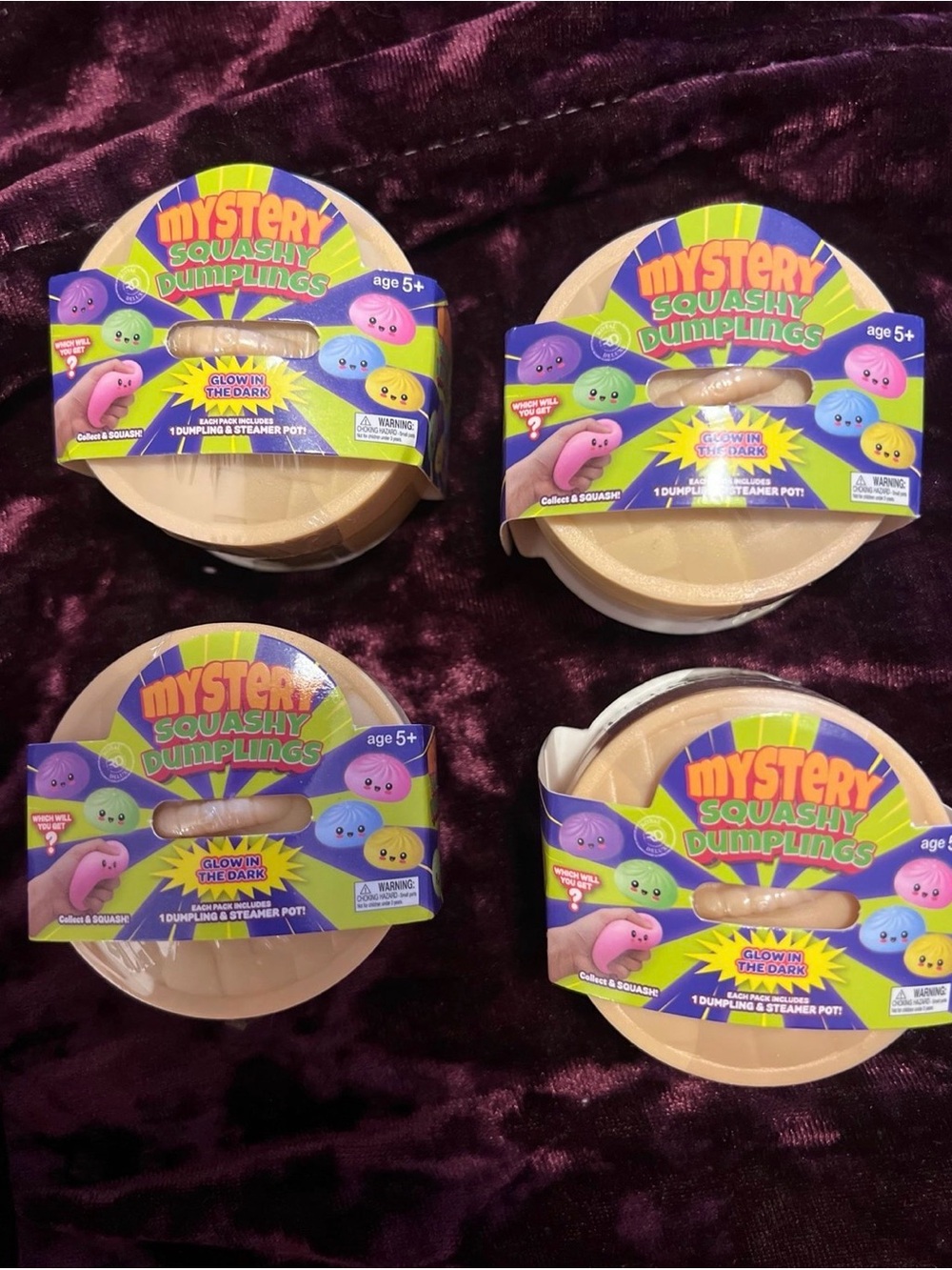 (4 pack) Halloween Glow In Dark Mini Mystery Squishy
-Viral Mystery Dumpling!